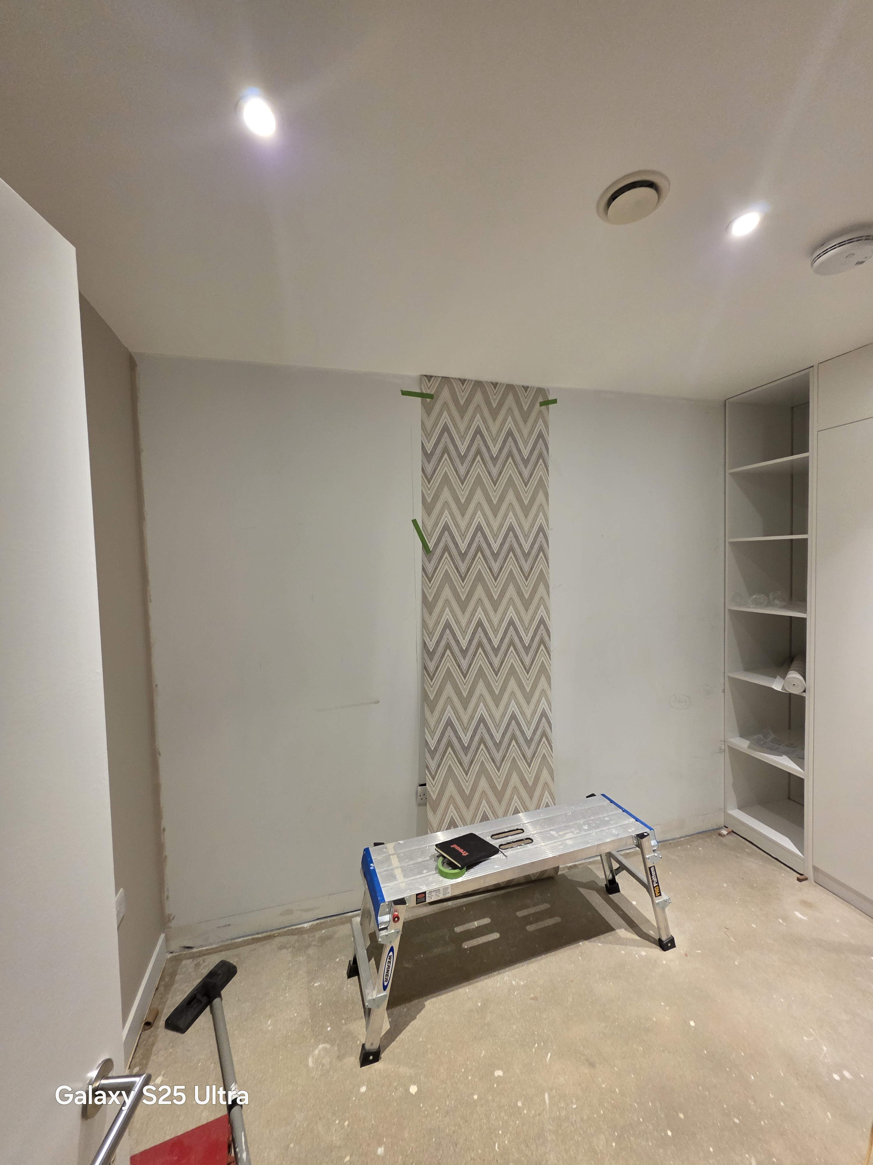 Chevron Wallpaper – Bedroom