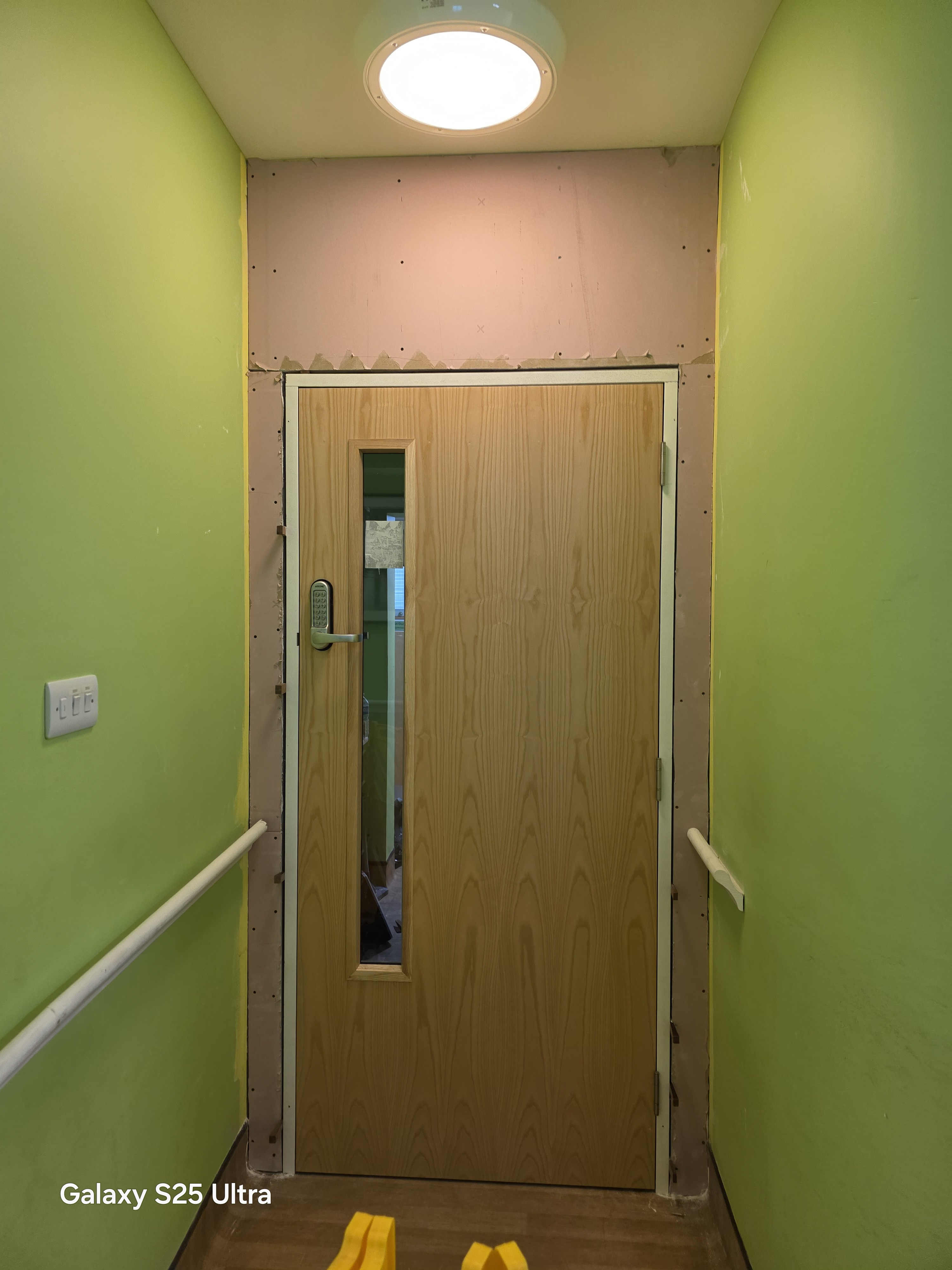 High-Gloss Fitted Wardrobes